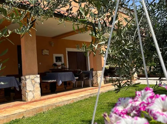 Oda ve Kahvaltı Danica